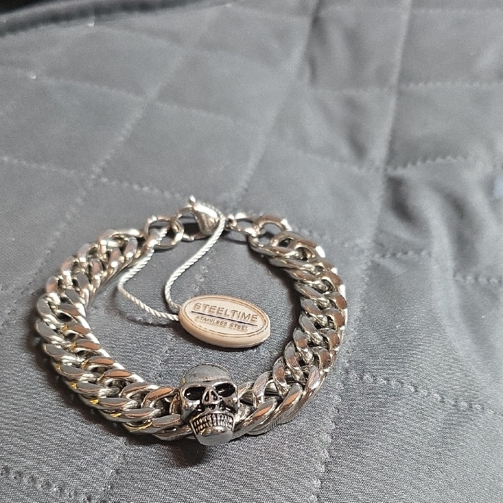 Retail $83 SteelTime Stainless Steal Silver-toned Cuban Link Skull Bracelet